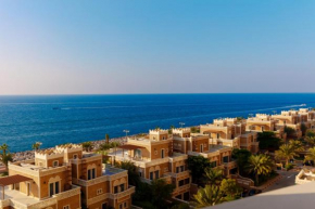 Charming Sea View 2BDR, Beach and Pool Access